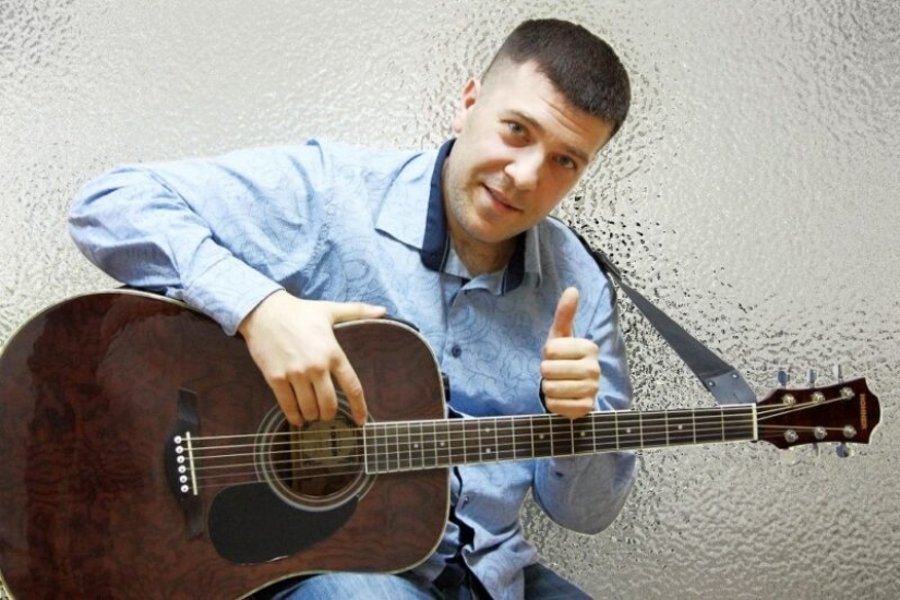 Found the same "man with sand" from meme. You also saw, but did not know