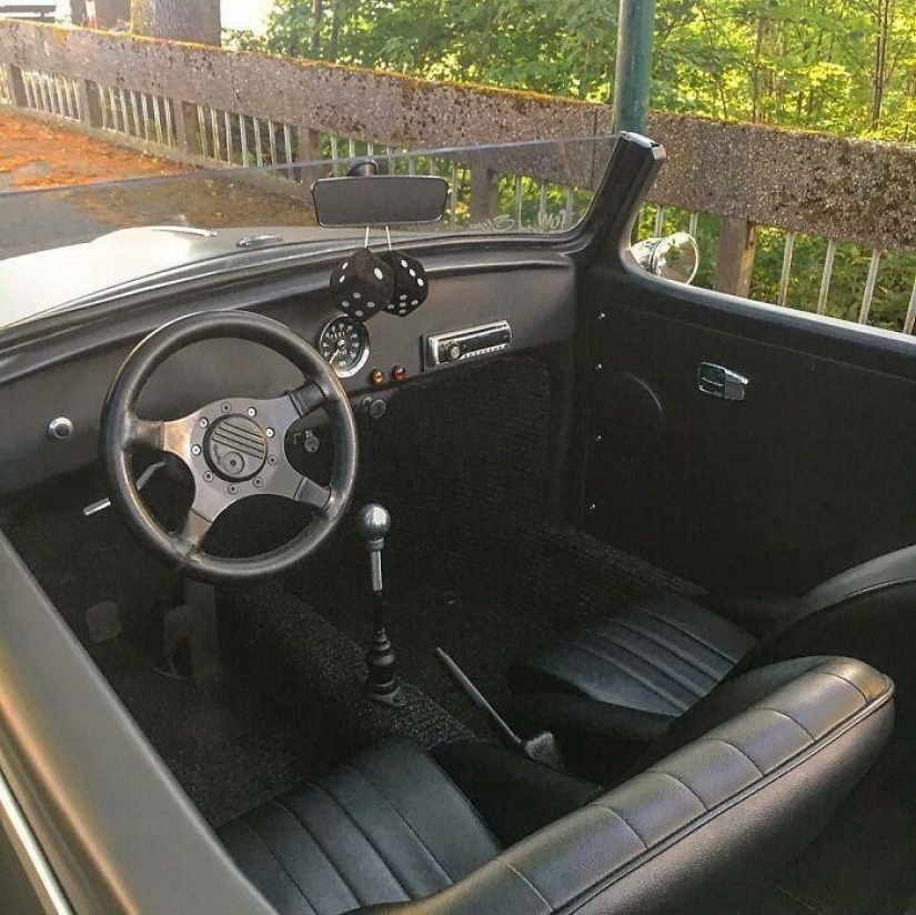 From a "Beetle" to a roadster: the incredible transformation of the 1961 Volkswagen Beetle From a "Beetle" to a roadster: the incredible transformation of the 1961 Volkswagen Beetle