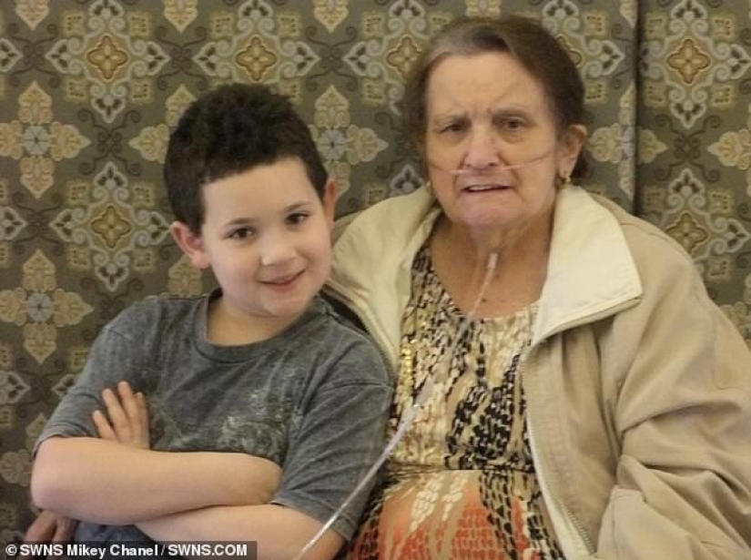 From a young man to a young mother: an 18-year-old American became pregnant, despite the fact that he was born a boy