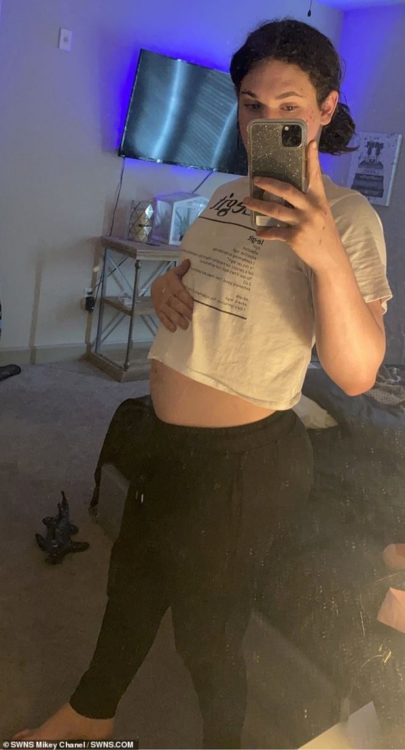 From a young man to a young mother: an 18-year-old American became pregnant, despite the fact that he was born a boy