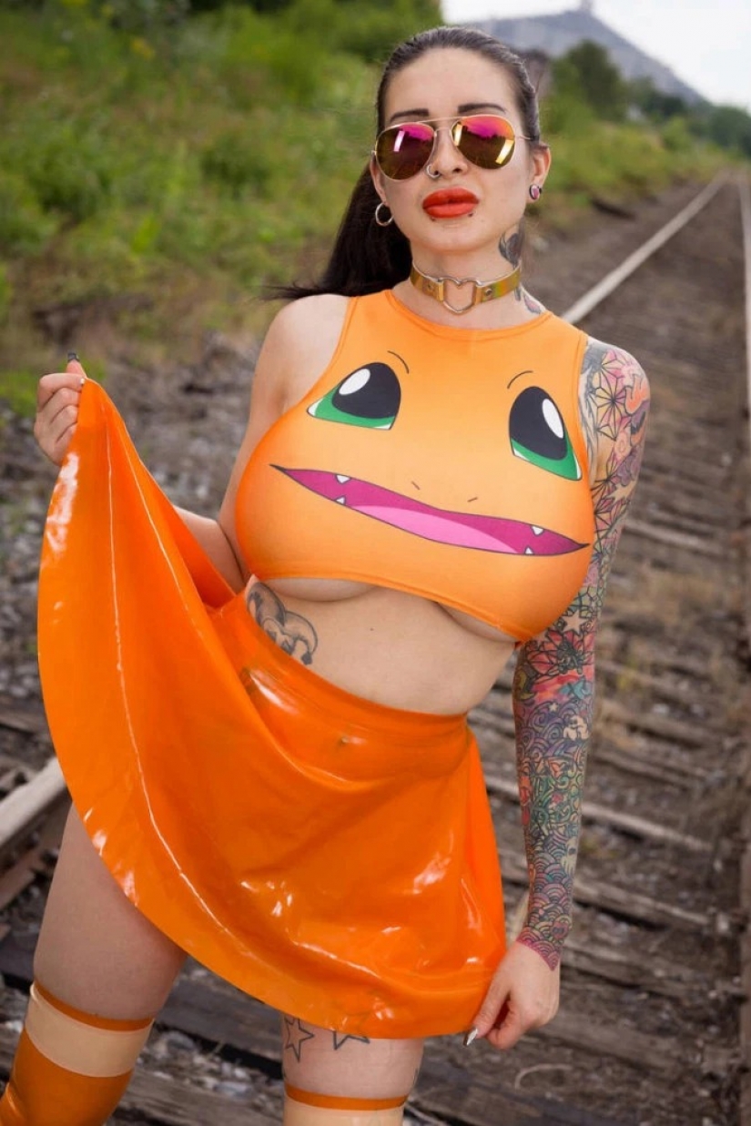 From grey mouse to sexy beauty: a girl turned into living sex doll