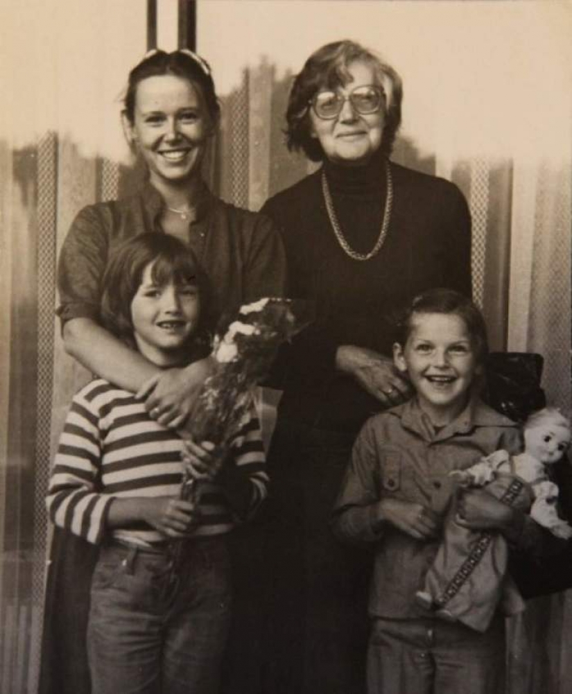 From personal archives: touching family photos of favorite actors from childhood