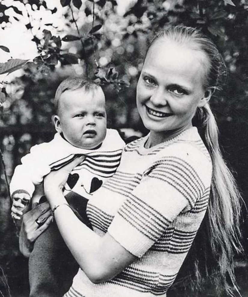 From personal archives: touching family photos of favorite actors from childhood