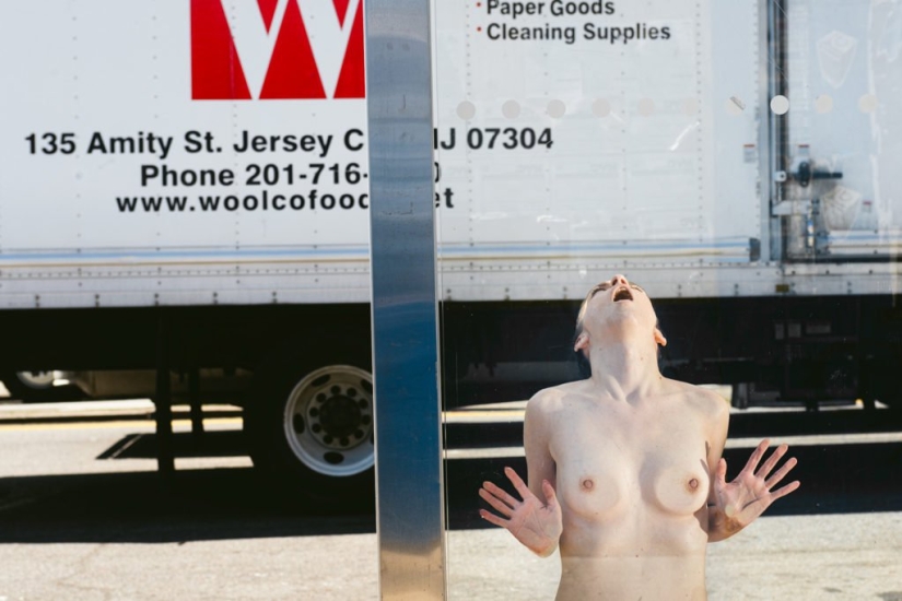 "Fucking New York": hermosas chicas desnudas haciendo el amor con la ciudad