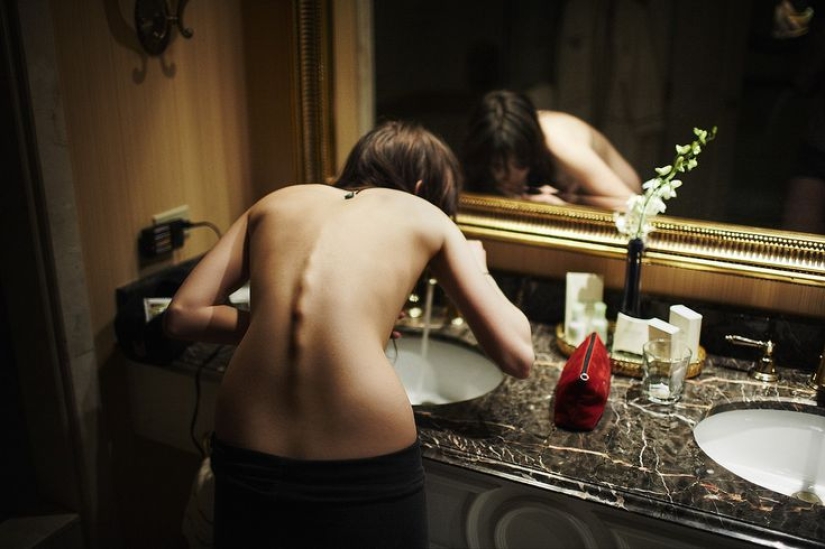 "Fucking New York": hermosas chicas desnudas haciendo el amor con la ciudad