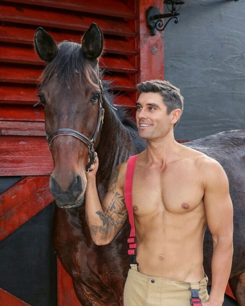 Fuego en los corazones de las mujeres: los bomberos australianos han publicado un calendario para 2022