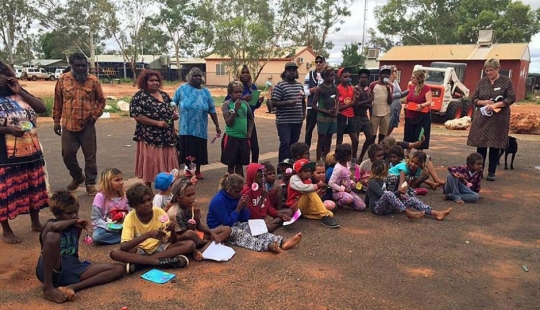 Fuera de control: por qué un pequeño pueblo en Australia se ha convertido en un semillero de desorden Fuera de control: por qué un pequeño pueblo en Australia se ha convertido en un semillero de desorden