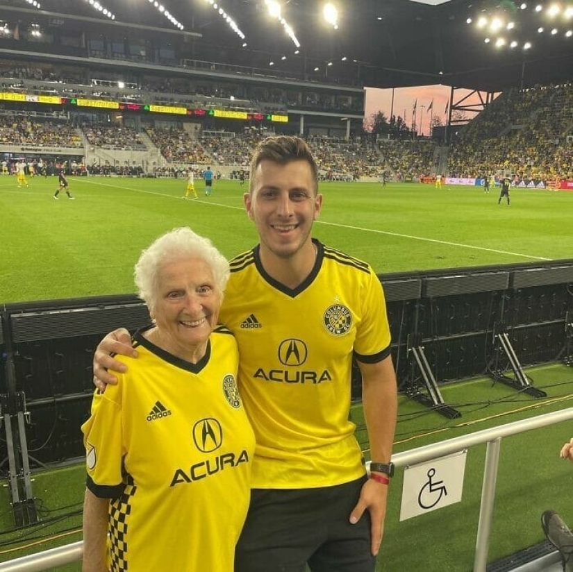 Funny grandmother and grandson have become Internet stars Funny grandmother and grandson have become Internet stars