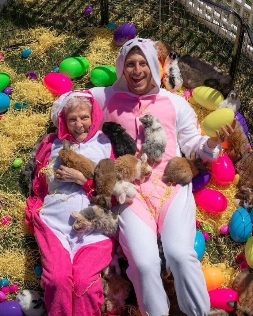 Funny grandmother and grandson have become Internet stars Funny grandmother and grandson have become Internet stars