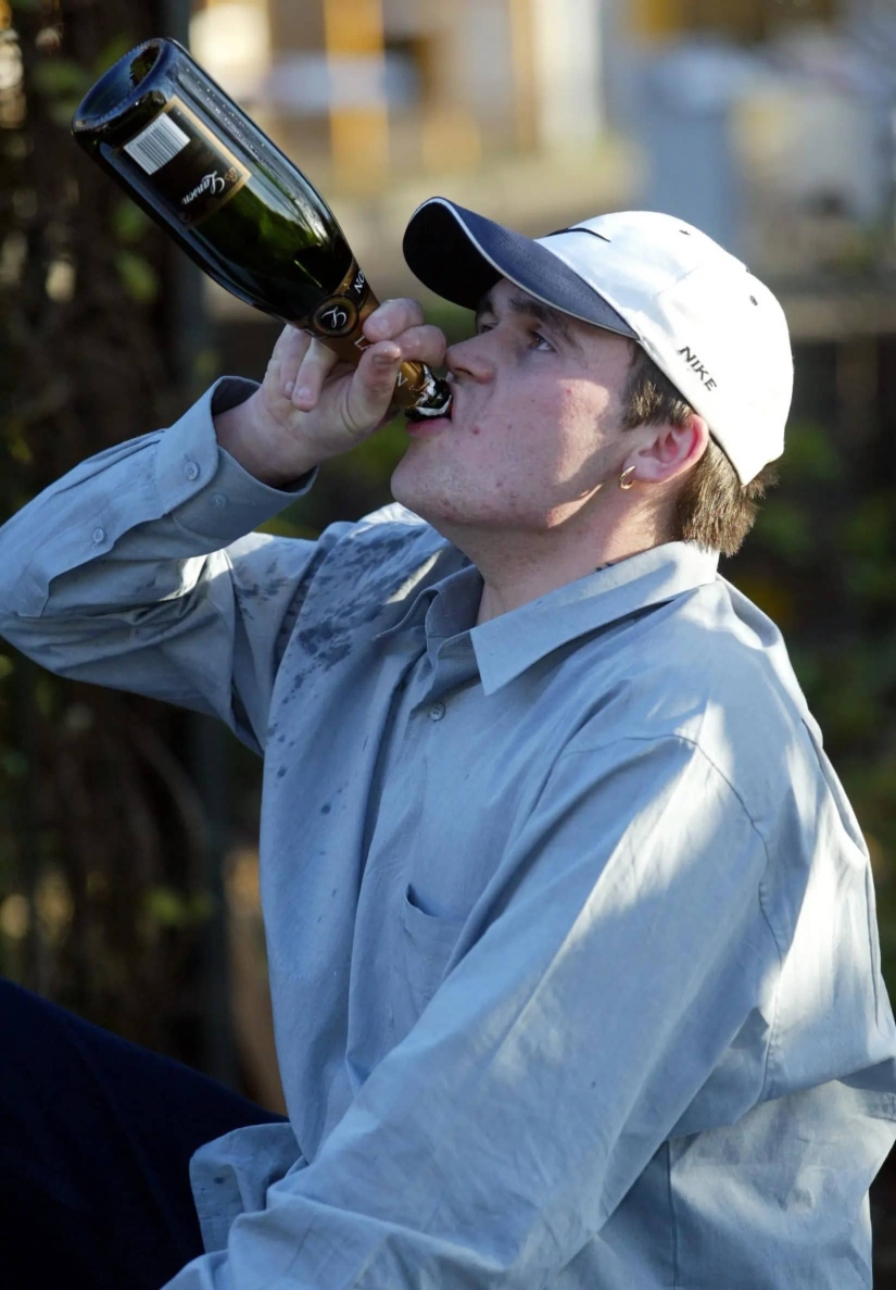 Ganador de la lotería, que malgastó sus millones, volvió a casarse con su ex esposa Ganador de la lotería, que malgastó sus millones, volvió a casarse con su ex esposa