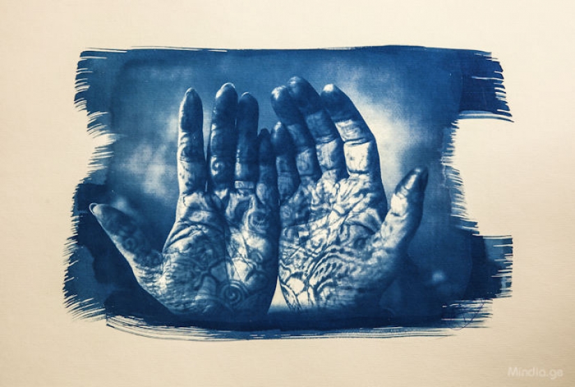 Georgian photographer uses a unique method of printing his photographs