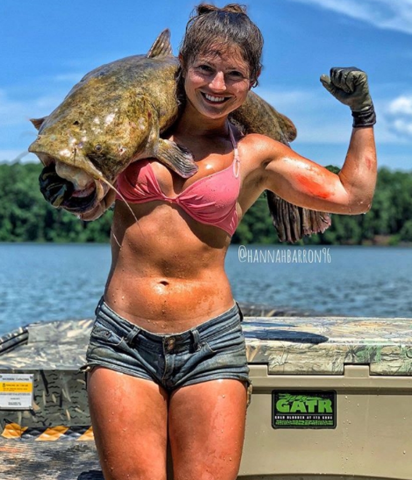 Girl loves catching big fish, but its method of fishing is shocking, even men Girl loves catching big fish, but its method of fishing is shocking, even men