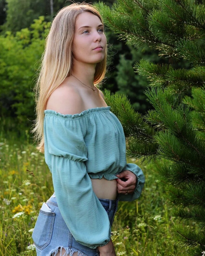 Girls and hockey: 5 charming Russian hockey players in uniform and without