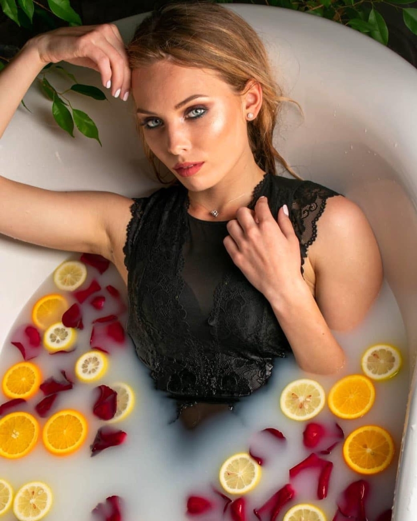 Girls and hockey: 5 charming Russian hockey players in uniform and without