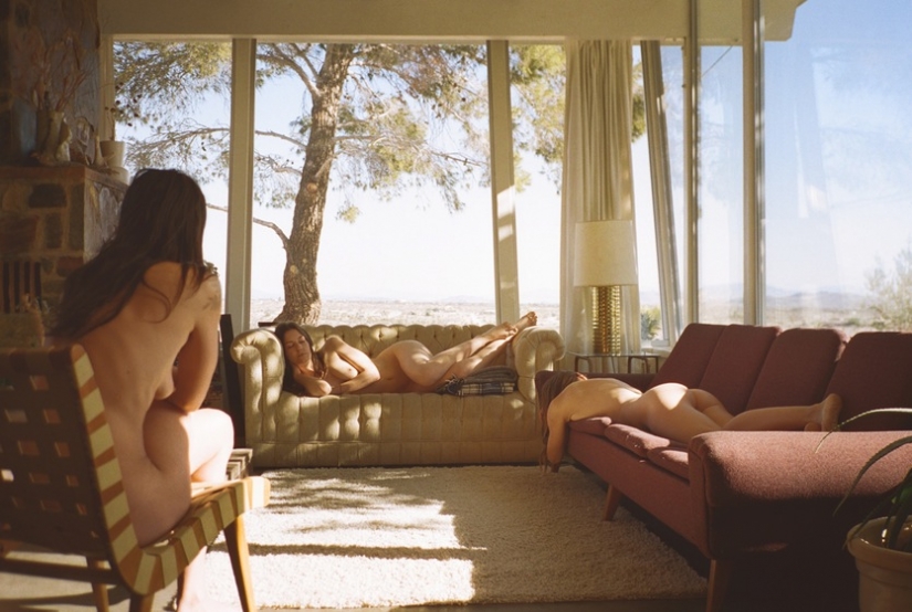 Girls, beaches, Instagram: the famous photographer shares the secrets of popularity in social networks