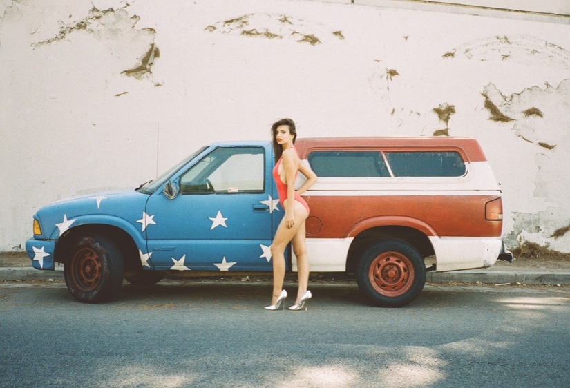 Girls, beaches, Instagram: the famous photographer shares the secrets of popularity in social networks