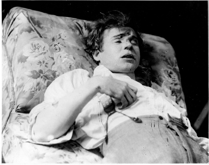 "Goodbye, my friend, goodbye": 5 versions of Sergei Yesenin's death