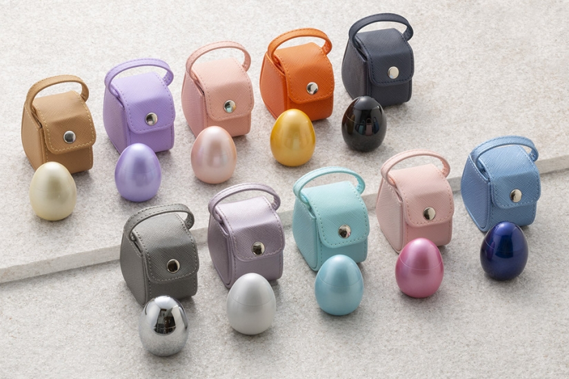 Grandma in your pocket, or Glamorous Japanese eggs with an unusual secret