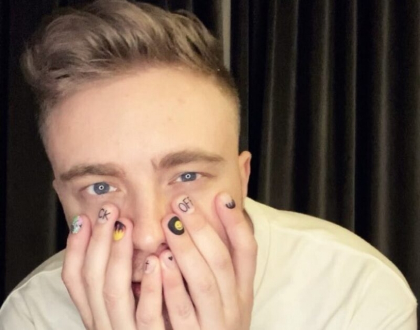 Guys with painted nails: a new trend or a tradition? Guys with painted nails: a new trend or a tradition?