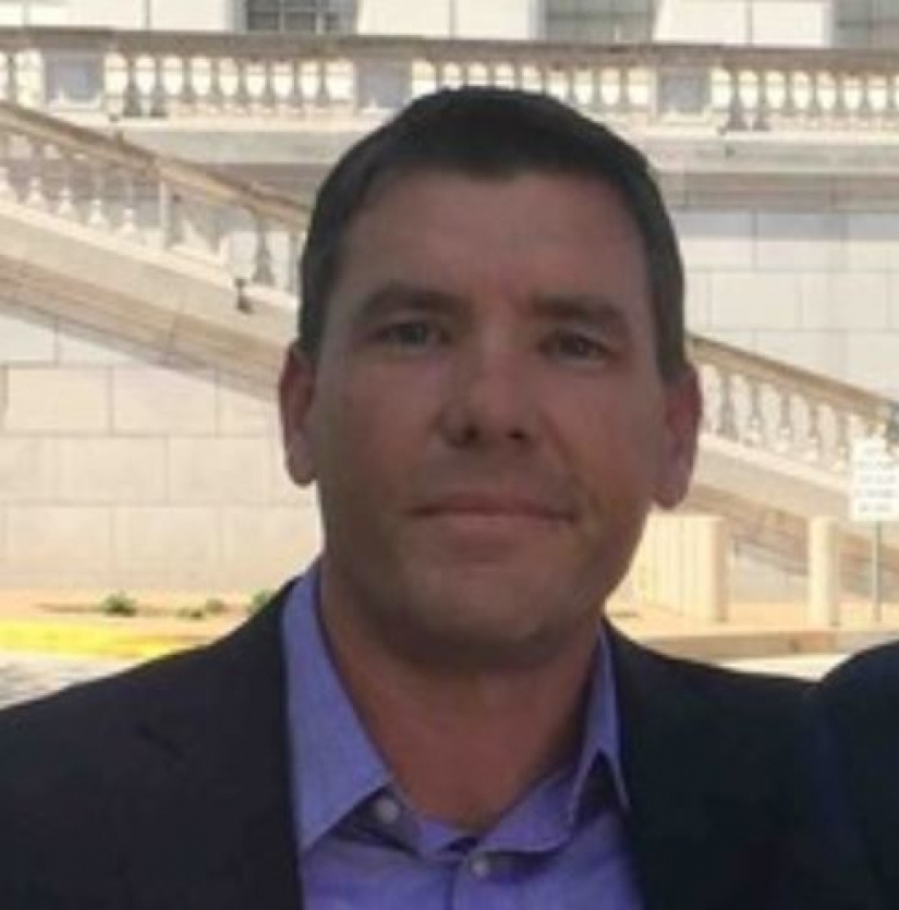 He died for more than a day: an American shot a lion with a bow in the reserve for 2 million He died for more than a day: an American shot a lion with a bow in the reserve for 2 million