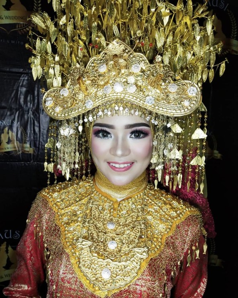 Hell of a wedding: how to paint brides for a photo shoot in Asia