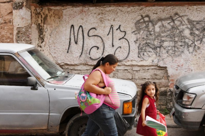 Here's how members of famous gangs live in prison in Honduras Here's how members of famous gangs live in prison in Honduras