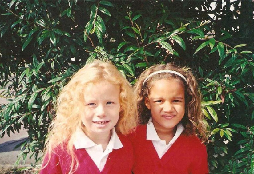 Hermanas gemelas coloridas-un fenómeno inesperado