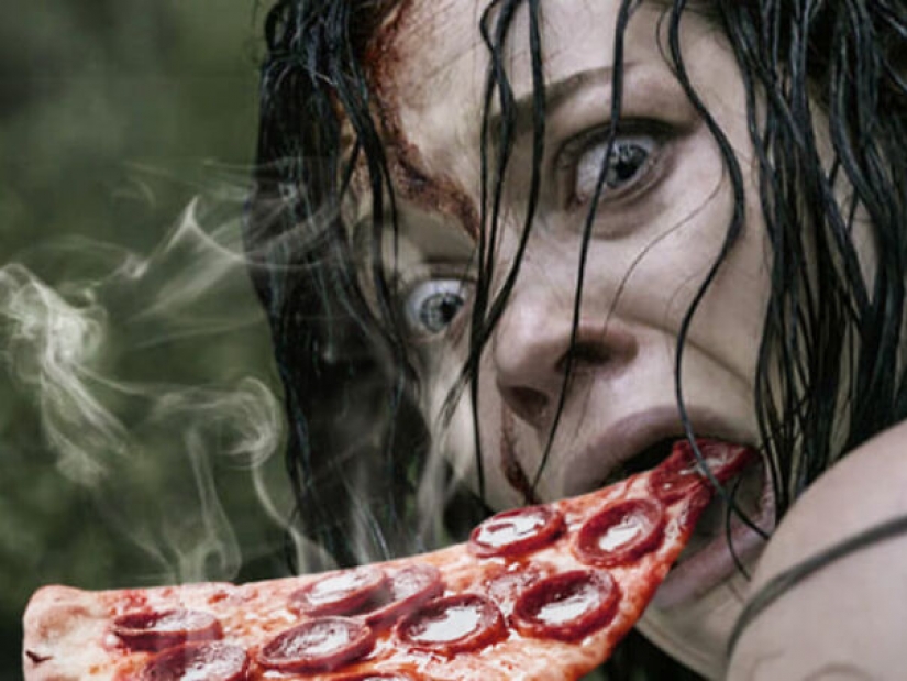 Horror with ketchup: users add pizza to the frames from scary movies Horror with ketchup: users add pizza to the frames from scary movies