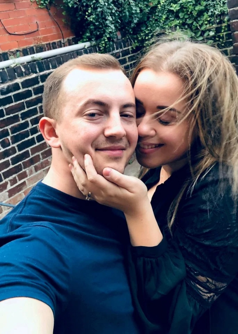 Hot love: a guy burned down an apartment, making a marriage proposal to his beloved