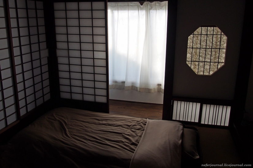 How a traditional Japanese house works