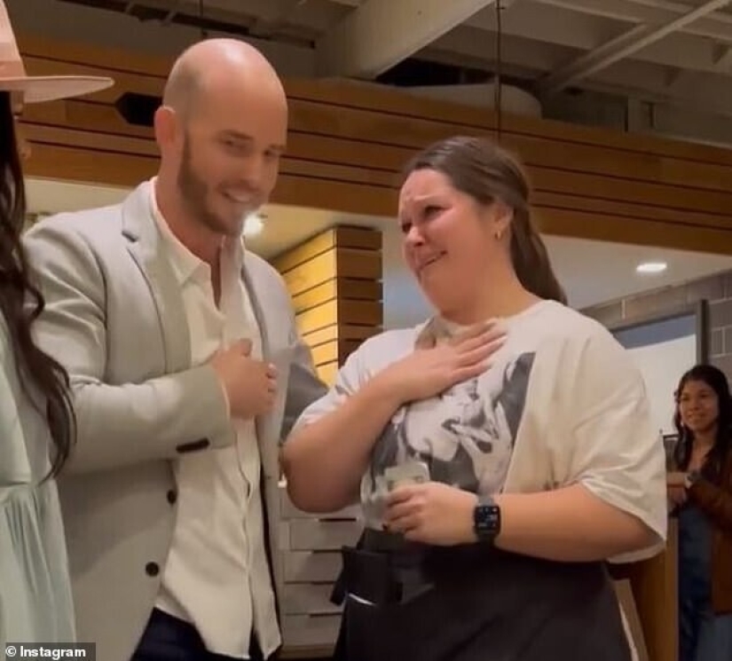 How a waitress was Fired for Not wanting to Share Tips How a waitress was Fired for Not wanting to Share Tips