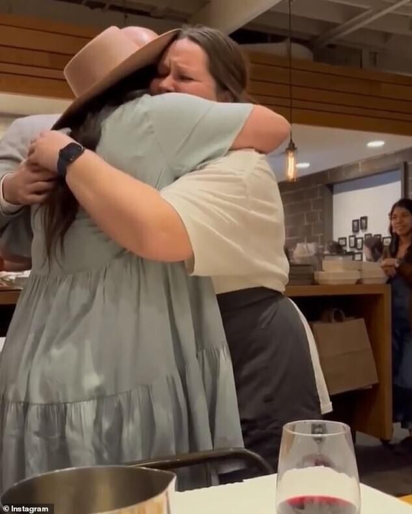 How a waitress was Fired for Not wanting to Share Tips How a waitress was Fired for Not wanting to Share Tips