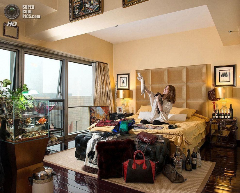 How are the girls in the world How are the girls in the world