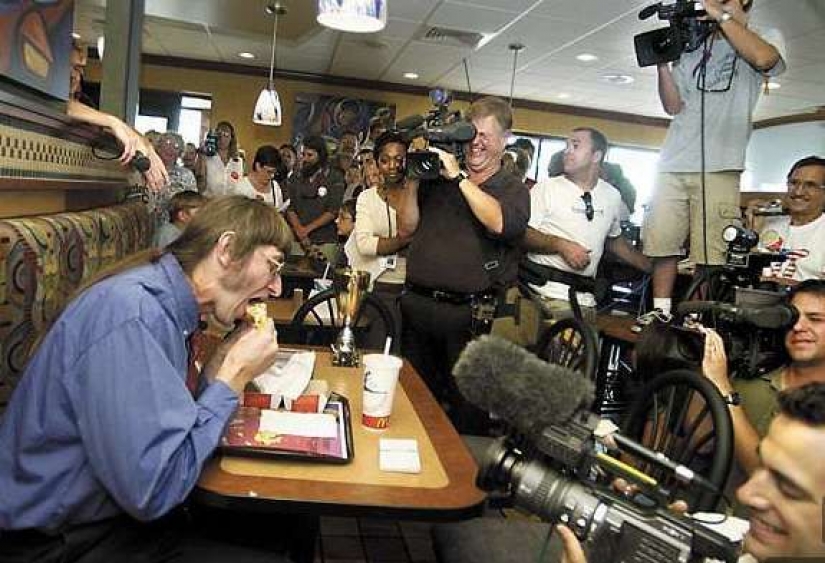 How does Don Gorske live, who has been eating burgers from McDonald's for almost 50 years How does Don Gorske live, who has been eating burgers from McDonald's for almost 50 years