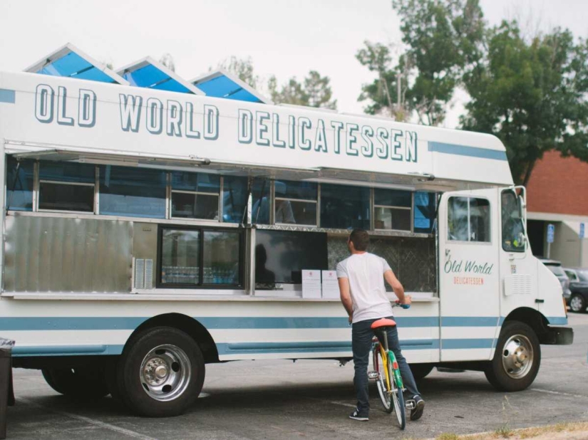 How Google Feeds Its Employees Free Food with a Cafe on Wheels