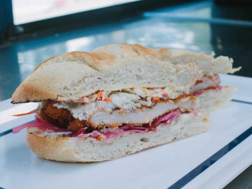 How Google Feeds Its Employees Free Food with a Cafe on Wheels