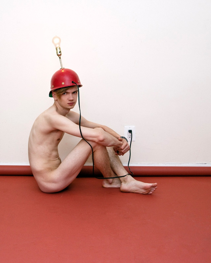 How it's done: Photographer sneers at silly instructions