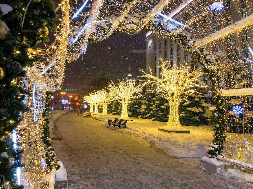 How Moscow was decorated for the New Year 2022