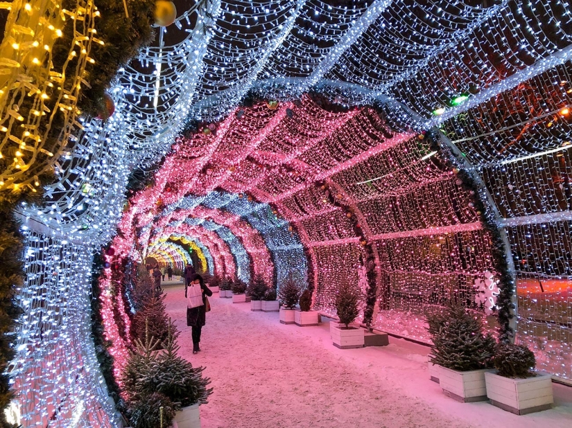 How Moscow was decorated for the New Year 2022