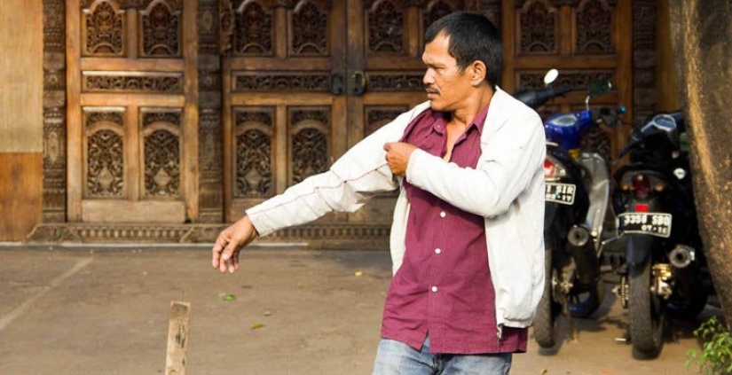 How not to give yourself away as a tourist and pass for a local in 24 cities of the world