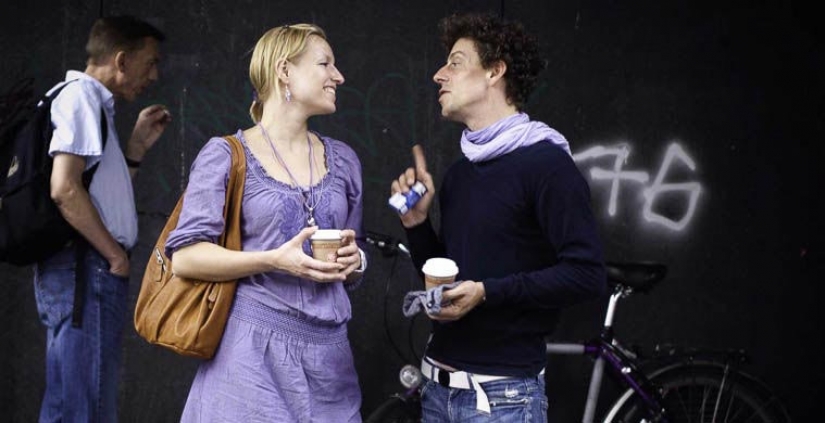 How not to give yourself away as a tourist and pass for a local in 24 cities of the world