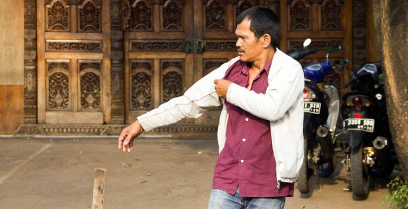 How not to pass yourself off as a tourist and pass for a local in 24 cities around the world