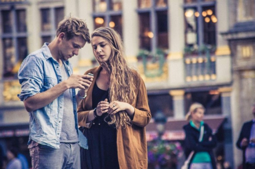 How not to pass yourself off as a tourist and pass for a local in 24 cities around the world