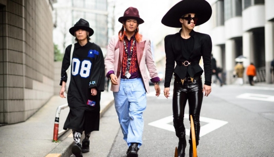 How not to pass yourself off as a tourist and pass for a local in 24 cities around the world