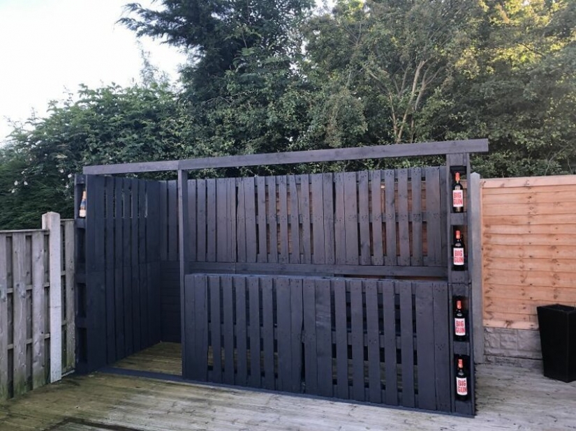 How to make a stylish garden bar in the country from wooden pallets