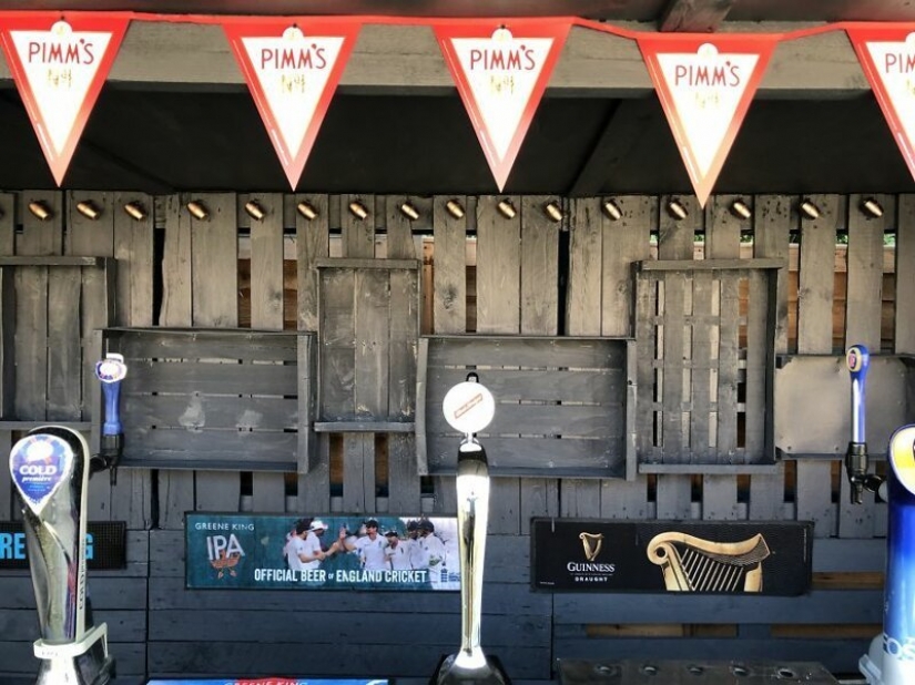 How to make a stylish garden bar in the country from wooden pallets