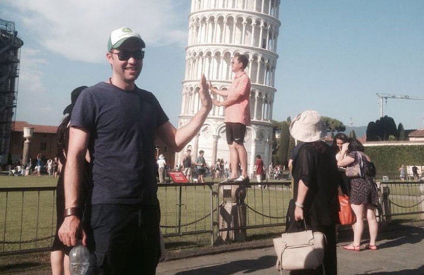 How to properly troll tourists at the Leaning Tower of Pisa