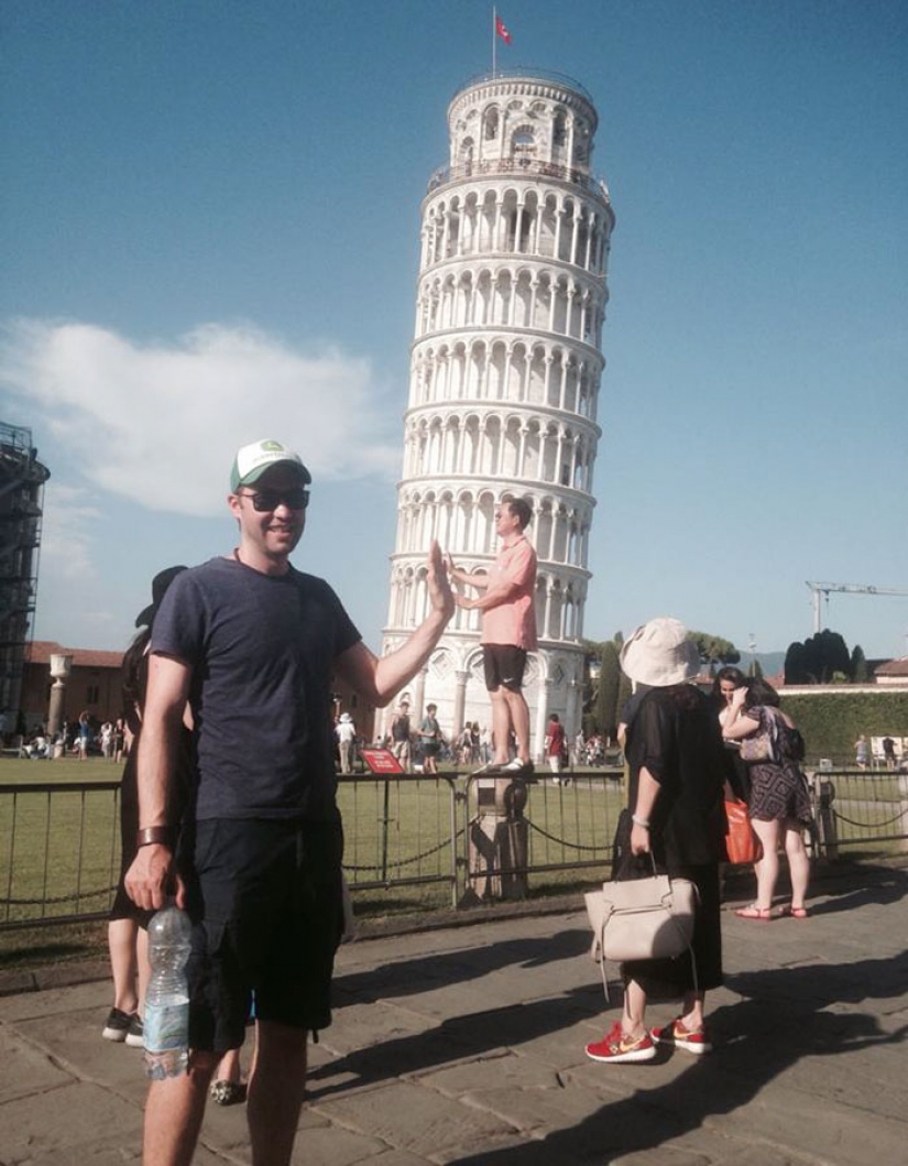 How to properly troll tourists at the Leaning Tower of Pisa