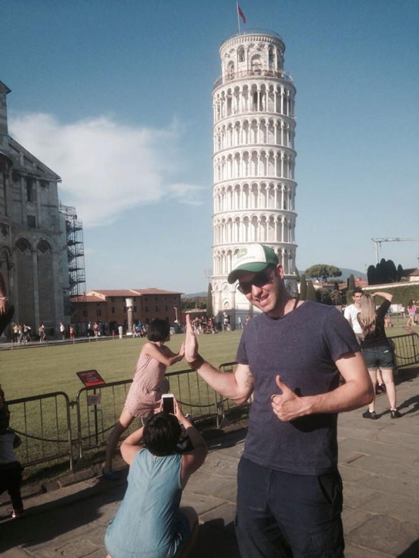 How to properly troll tourists at the Leaning Tower of Pisa