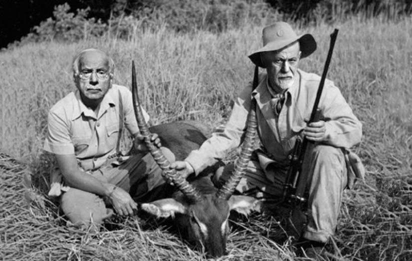 How two psychiatrists had fun: the epic photoshop of Carl Jung and Sigmund Freud